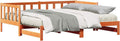 Vielseitiges wachsbraunes Tagesbett mit ausziehbarem Gaestebett, stabiler rechteckiger Holzrahmen fuer flexible Schlafmoeglichkeiten 203,5 x 184 x 66 cm